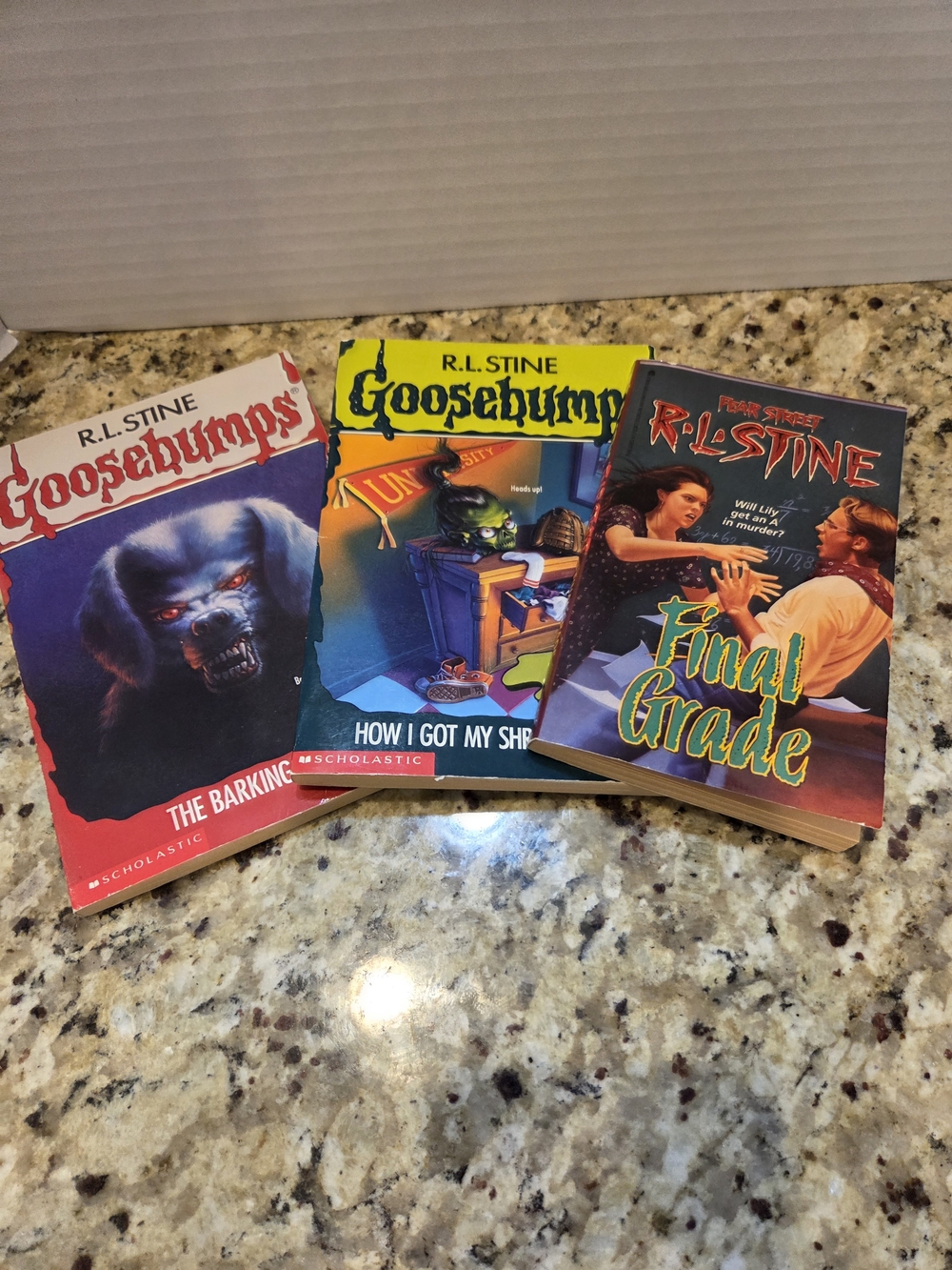 R.L. Stine Lot Of 3 Books Goosebumps Fear Street Barking Ghost Shruken Head